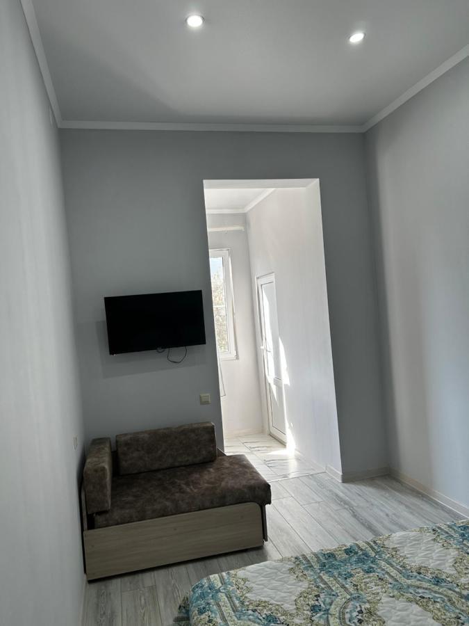 Na Shapsug Guest House Gagra Extérieur photo